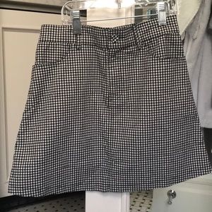 Brandy Melville Black and white plaid skirt!